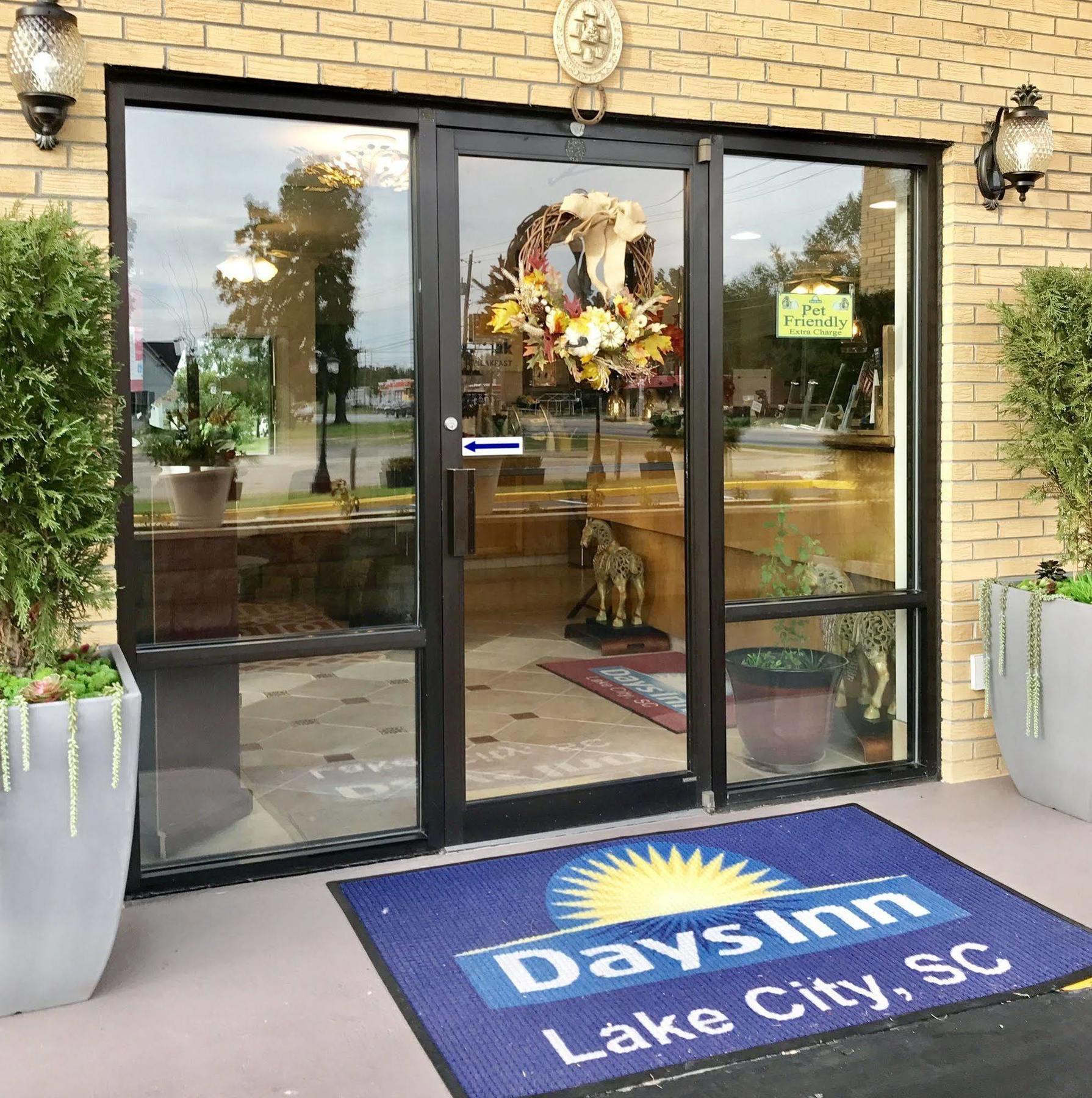 Days Inn By Wyndham Lake City Kültér fotó